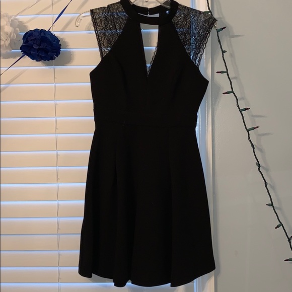 LBD - Picture 3 of 4